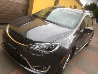 Używane Chrysler Pacifica - 112 800 PLN, 14 800 km, 2018