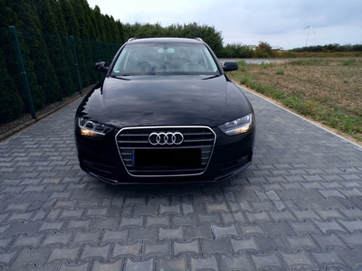 Audi A4 B8 Avant Facelifting 2.0 TDI 143KM 2012