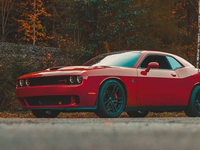 Dodge Challenger Hellcat 6.2l V8 2016 MANUÁL