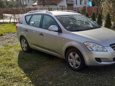 Kia Cee'd I rok 2008 silnik 1.6 126KM benzyna, zadbany, nowe tarcza klocki tył