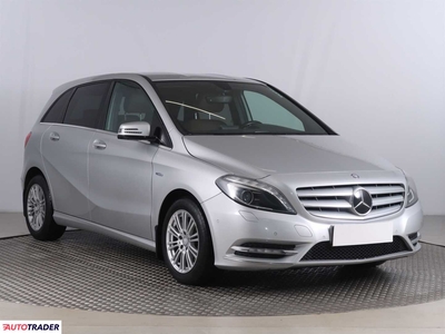 Mercedes B-klasa 1.8 107 KM 2012r. (Piaseczno)