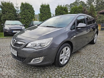 Opel Astra J 1,6 16V 116 KM Serwisowany Tempomat Super Stan