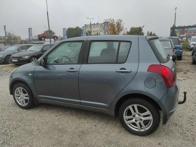 Suzuki Swift 4 x 4 benzyna 5 drzwi klima oplaty w cenie