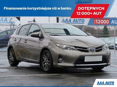 Toyota Auris II Hatchback 5d 1.8 HSD 136KM 2014