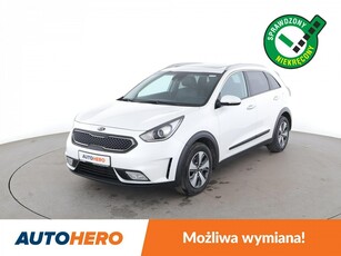 Kia Niro hybryda kamera navi hak Bluetooth półskóra szyberdach