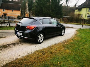 Opel Astra IV 1.4 T Cosmo