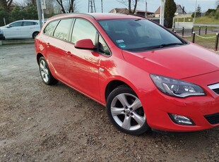 Opel Astra J 1.4 benzyna Bi- Ksenony - Nawigacja - Doinwestowany - RATY -