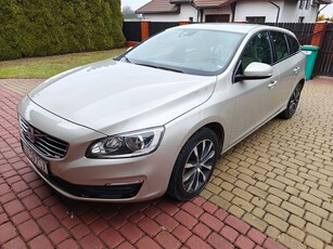 Volvo V60 D2 Linje Svart