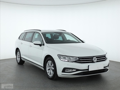 Volkswagen Passat B8 Salon Polska, 1. Właściciel, VAT 23%, Klimatronic, Tempomat,