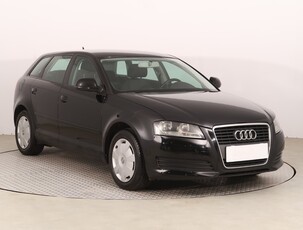 Audi A3 II (8P) , Klimatronic, Tempomat, Parktronic, Podgrzewane siedzienia