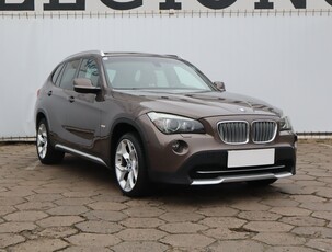 BMW X1 I (E84) , Skóra, Xenon, Bi-Xenon, Klimatronic, Tempomat, Parktronic,