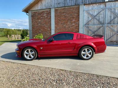 Używane Ford Mustang - 74 900 PLN, 145 500 km, 2009