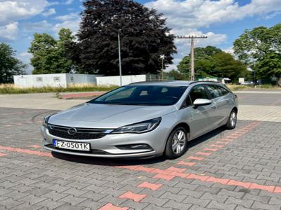 Używane Opel Astra - 35 000 PLN, 167 800 km, 2017