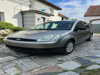 Używane Ford Fiesta - 4 550 PLN, 210 321 km, 2003