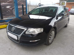 Volkswagen Passat 2006 2.0 TDI Basis