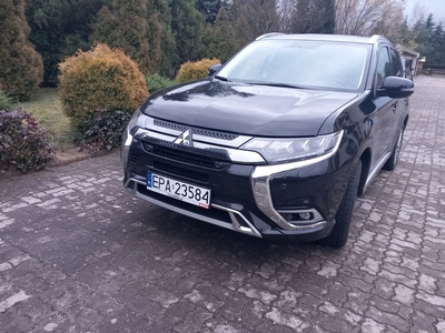 Mitsubishi Outlander PHEV Salon Polska, mały przebieg, gwarancja sierpień 2026