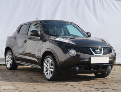 Nissan Juke , Klimatronic, Tempomat, Podgrzewane siedzienia