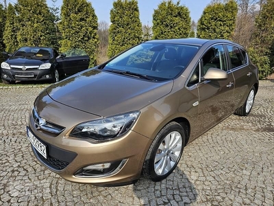 Opel Astra J 1,4 Turbo 140 KM Skóra Tempomat Super Stan