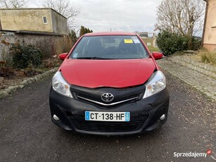 Sprzedam Toyota yaris 2013 r 1.0 bena 147 tys przebiegu