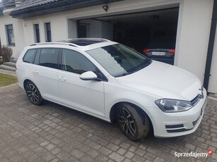 VW Golf 7 Highline Panorama Skóra Sam parkuje biała perła