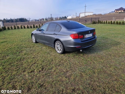 BMW Seria 3 316d Advantage