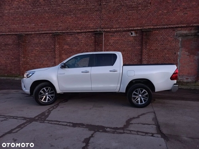 Toyota Hilux 2.4 D-4D Double Cab SR5 4x4