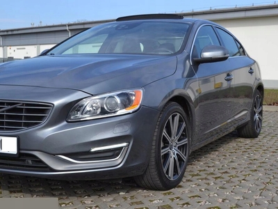 Volvo S60 II Sedan Facelifting 2.0 T5 DRIVE-E 245KM 2017