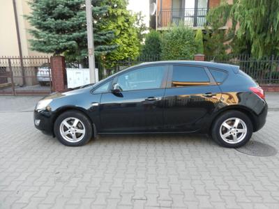 Używane Opel Astra - 22 900 PLN, 310 000 km, 2011