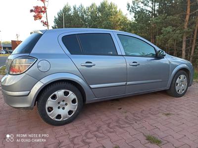Używane Opel Astra - 10 900 PLN, 256 400 km, 2005