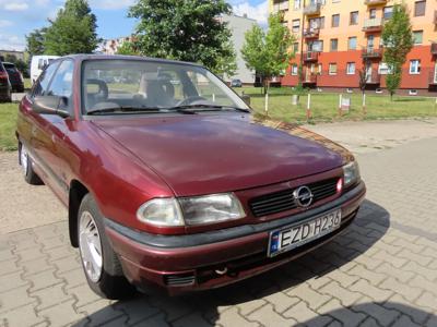 Używane Opel Astra - 2 700 PLN, 173 000 km, 1994