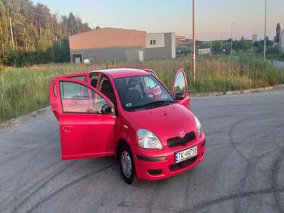 Używane Toyota Yaris - 7 200 PLN, 143 750 km, 2003