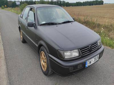 Używane Volkswagen Passat - 4 600 PLN, 363 964 km, 1993
