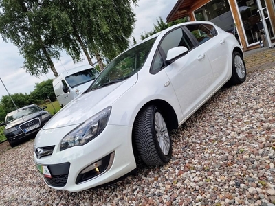 Opel Astra J 1.6 Benzyna , Sprowadzony , Opłacony , Pełna Dok