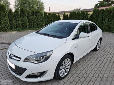 Opel Astra J