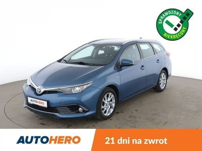 Toyota Auris II hybryda/ kamera /automat/ Bluetooth/ grzane fotele/ tempomat