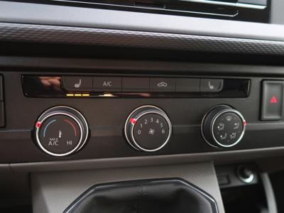 Volkswagen Transporter 2020 2.0 TDI 82119km ABS klimatyzacja manualna