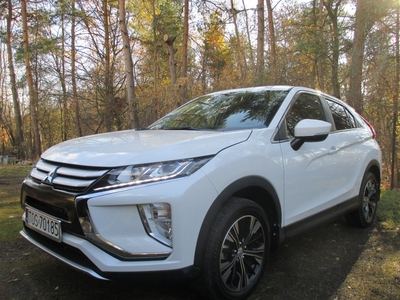 Mitsubishi Eclipse Cross jak nowy 4x4 atrakcyjny wygląd minimalny przebieg