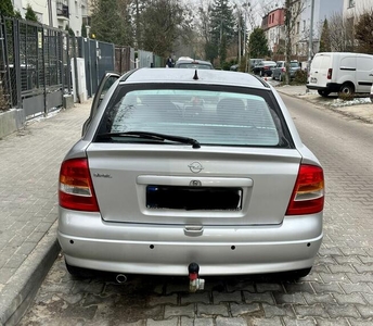 Opel Astra II z czujnikami parkowania