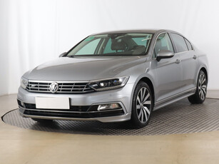 Volkswagen Passat 2018 1.8 TSI 147867km Sedan