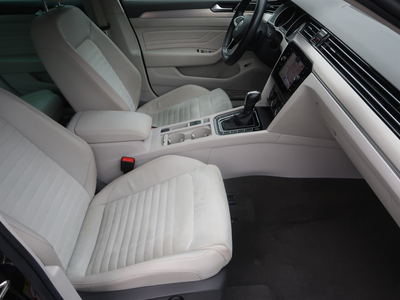 Volkswagen Passat 2019 1.5 TSI 119949km ABS klimatyzacja manualna
