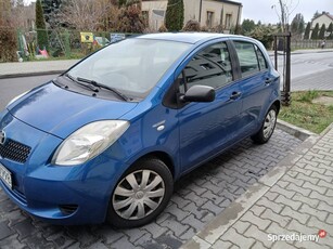 Ładna zadbana Toyota Yaris 1.3 benzyna polecam.