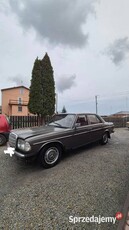 Mercedes Benz w123,