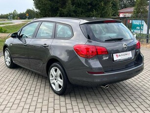 Opel Astra *Benzyna*Kombi*Niski przebieg*