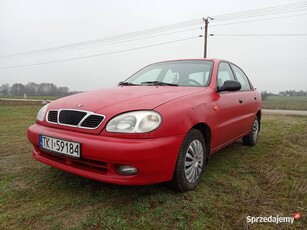 Sprzedam Daewoo Lanos 1.5 benzyna .opony zimowe