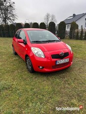 Toyota yaris 1.3 bogate wyposażenie