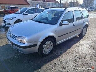 Volkswagen Golf IV 1,6 16v klima opłacony