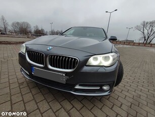 BMW Seria 5 525d xDrive Luxury Line