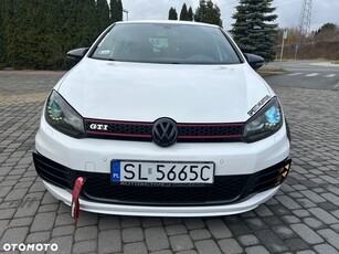 Volkswagen Golf 2.0 GTI adidas