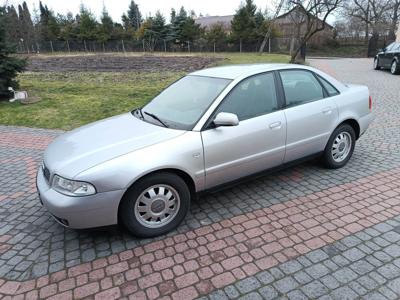 Używane Audi A4 - 8 000 PLN, 320 000 km, 2000