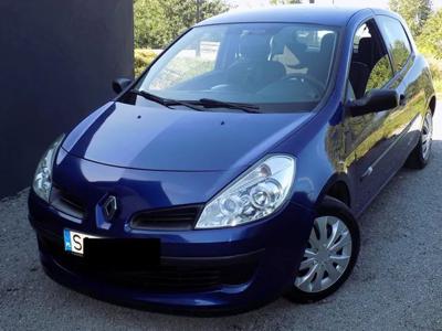 Używane Renault Clio - 9 900 PLN, 230 000 km, 2005